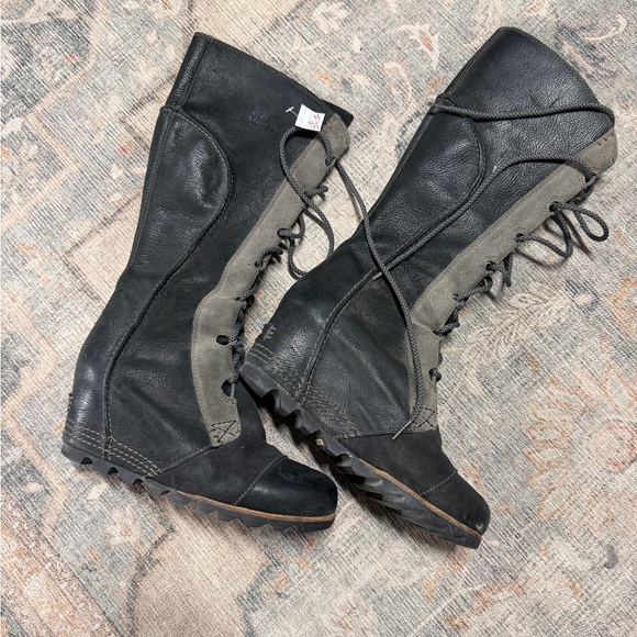 Sorel Shoes - Sorel Black and Gray Lace Up Boots